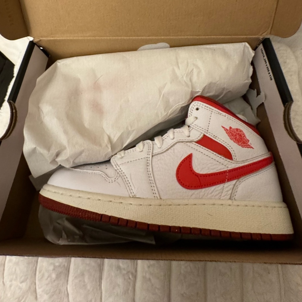 Air Jordan 1 Mid SE - Lobsters - Basketball Shoes Size - 5.5Y / 7W - Picture 10 of 11
